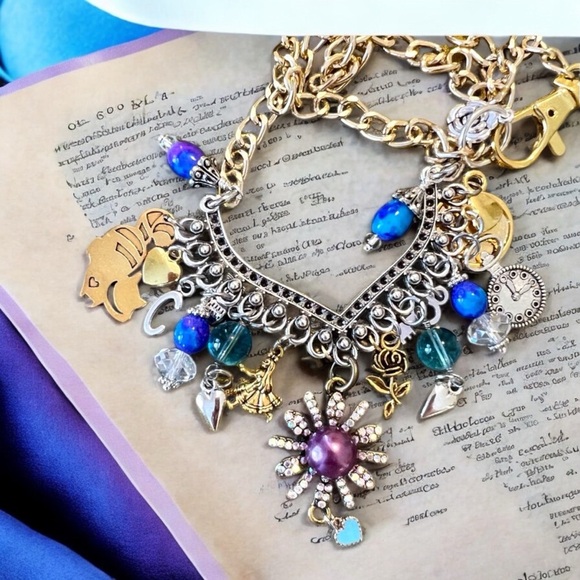 Cheshire Cat Alice in Wonderland charm necklace Vintage pieces gorgeous - Picture 1 of 17